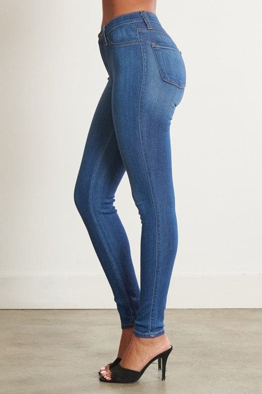 Alexa Mid-Rise Skinny Jeans. photo five