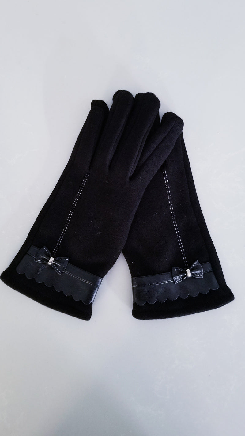 Bow Suede Gloves.
