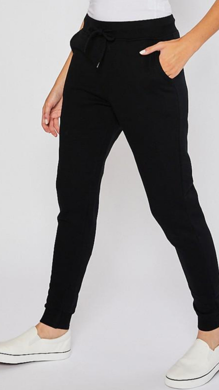 Relaxed Fit Jogger - Black.